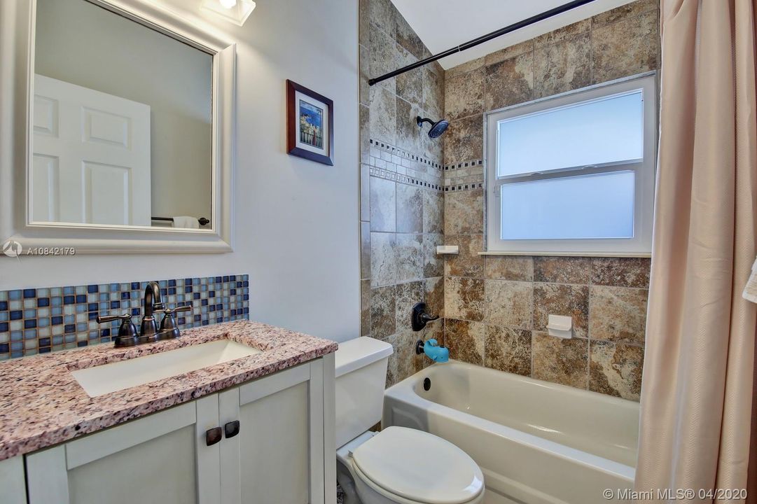 Recently Sold: $399,900 (3 beds, 2 baths, 1370 Square Feet)