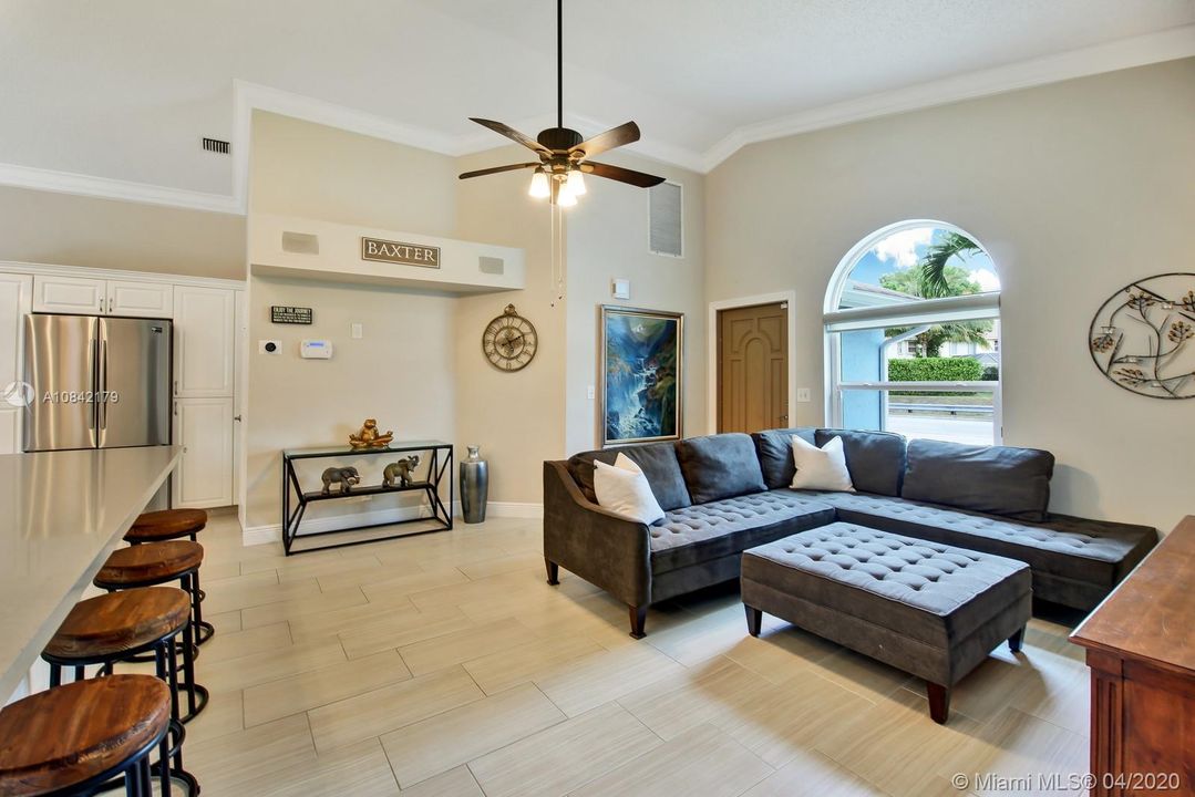 Recently Sold: $399,900 (3 beds, 2 baths, 1370 Square Feet)