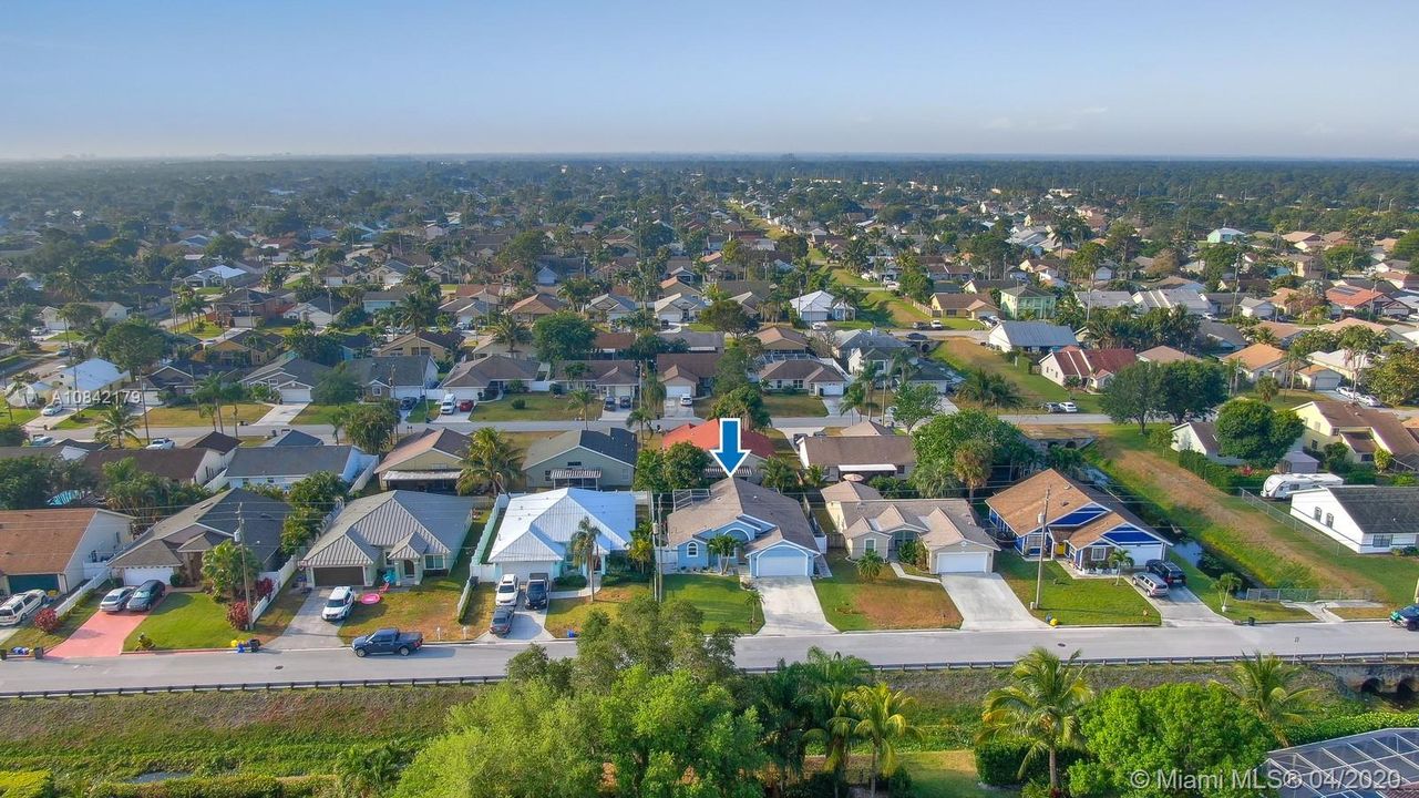 Recently Sold: $399,900 (3 beds, 2 baths, 1370 Square Feet)