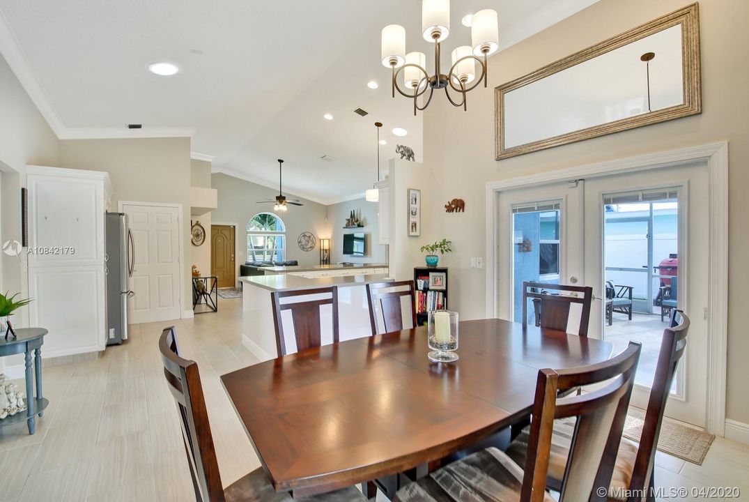 Recently Sold: $399,900 (3 beds, 2 baths, 1370 Square Feet)