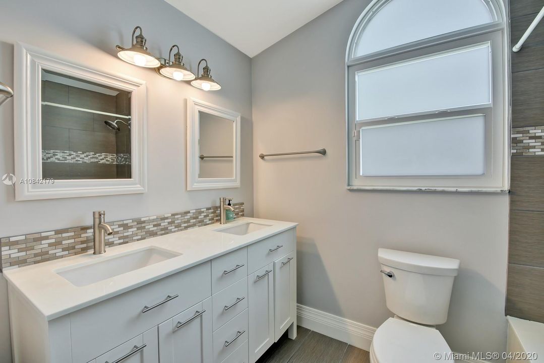 Recently Sold: $399,900 (3 beds, 2 baths, 1370 Square Feet)