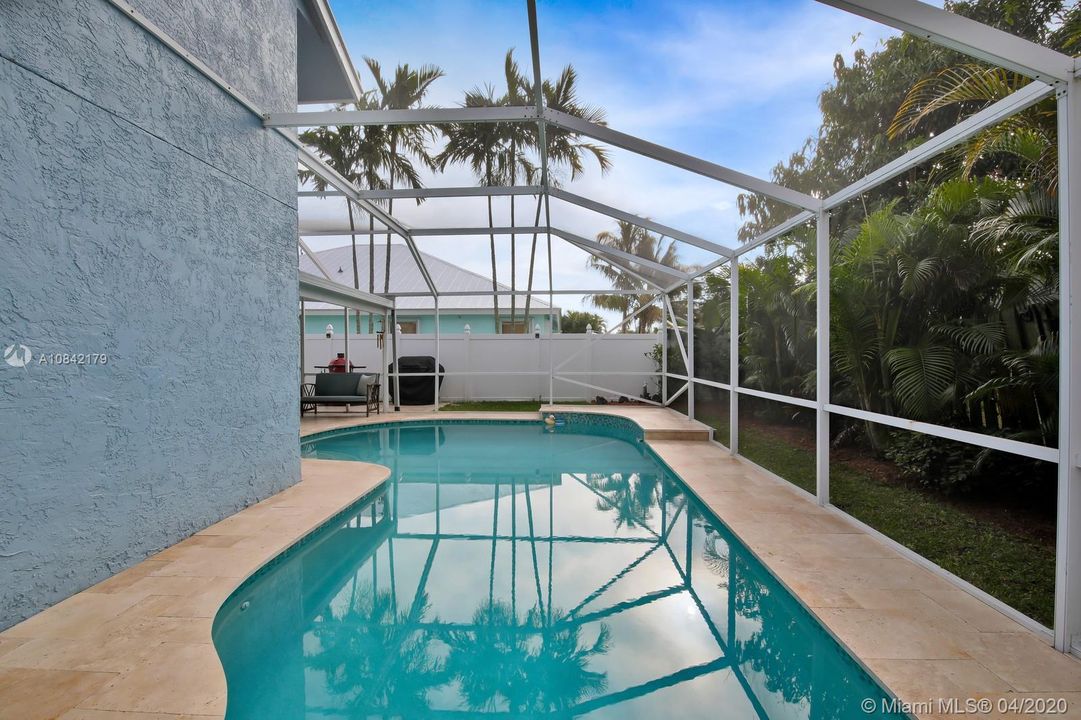 Recently Sold: $399,900 (3 beds, 2 baths, 1370 Square Feet)