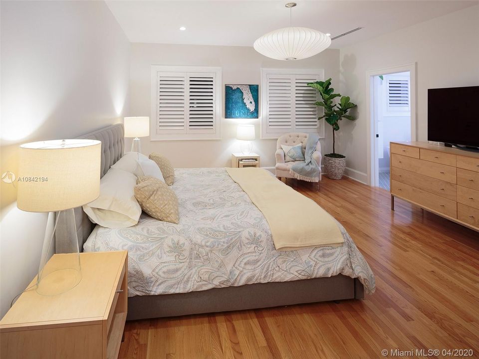 Vendido Recientemente: $2,275,000 (5 camas, 4 baños, 4234 Pies cuadrados)