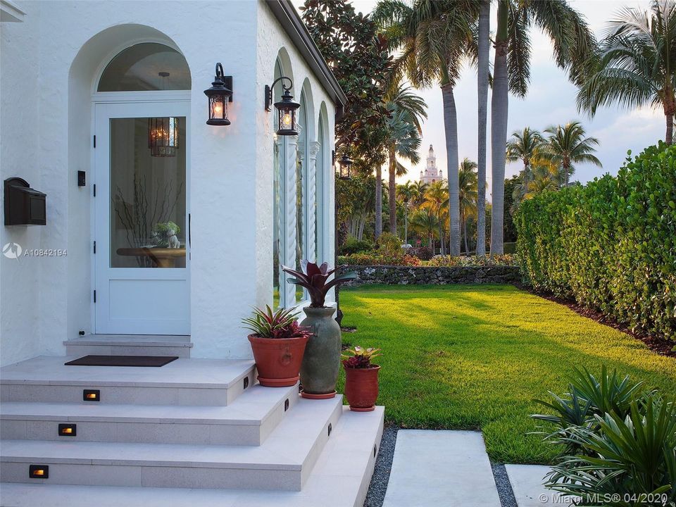 Vendido Recientemente: $2,275,000 (5 camas, 4 baños, 4234 Pies cuadrados)