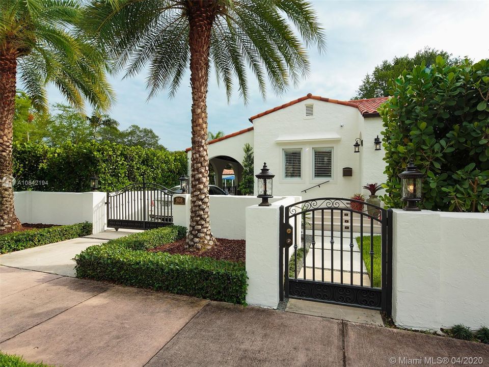 Vendido Recientemente: $2,275,000 (5 camas, 4 baños, 4234 Pies cuadrados)