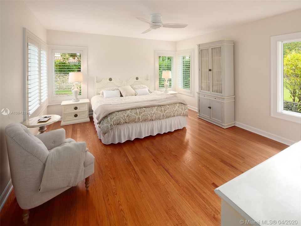 Vendido Recientemente: $2,275,000 (5 camas, 4 baños, 4234 Pies cuadrados)