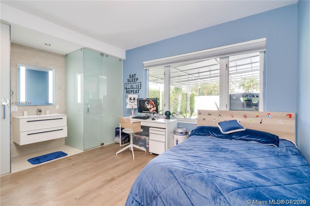 Недавно арендовано: $16,500 (5 спален, 5 ванн, 3589 Квадратных фут)