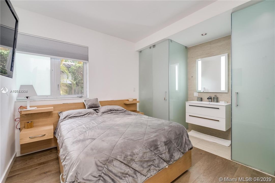 Недавно арендовано: $16,500 (5 спален, 5 ванн, 3589 Квадратных фут)