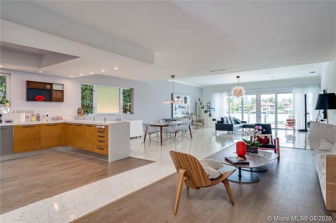 Недавно арендовано: $16,500 (5 спален, 5 ванн, 3589 Квадратных фут)