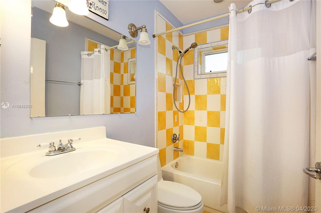 Recently Rented: $6,000 (4 beds, 4 baths, 3380 Square Feet)