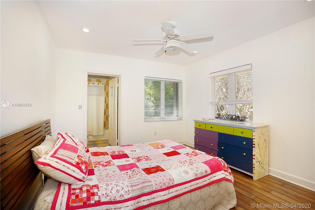 Recently Rented: $6,000 (4 beds, 4 baths, 3380 Square Feet)