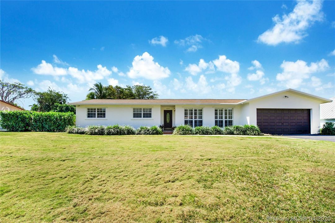 Vendido Recientemente: $469,000 (4 camas, 3 baños, 2568 Pies cuadrados)