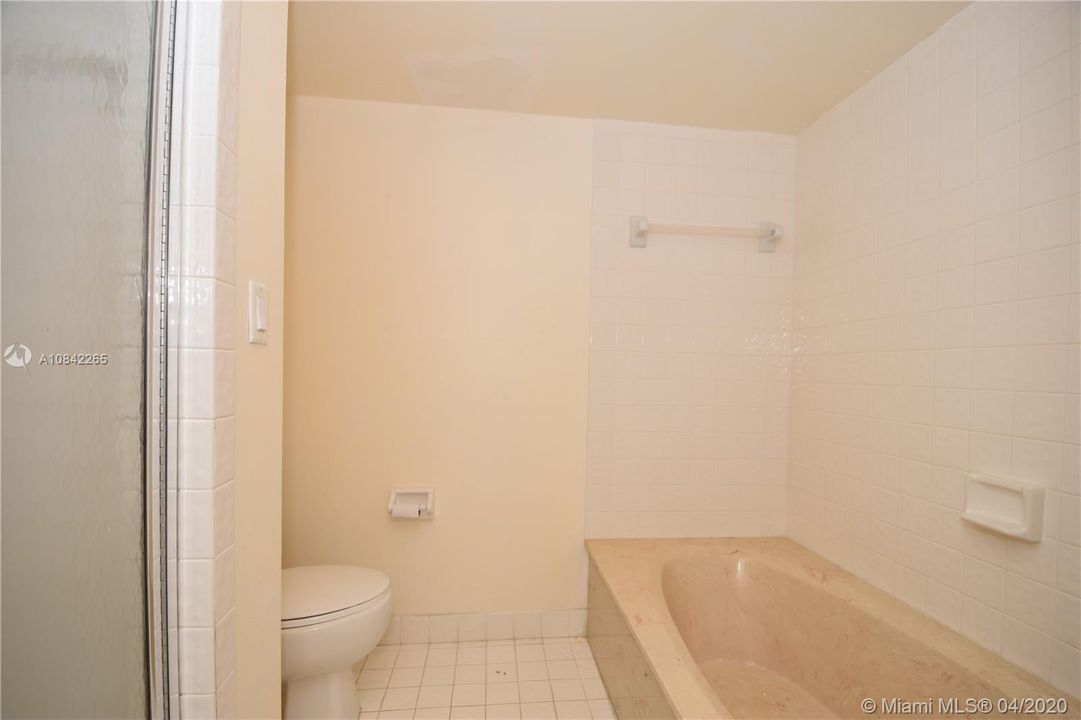 Recently Rented: $2,100 (2 beds, 2 baths, 1345 Square Feet)