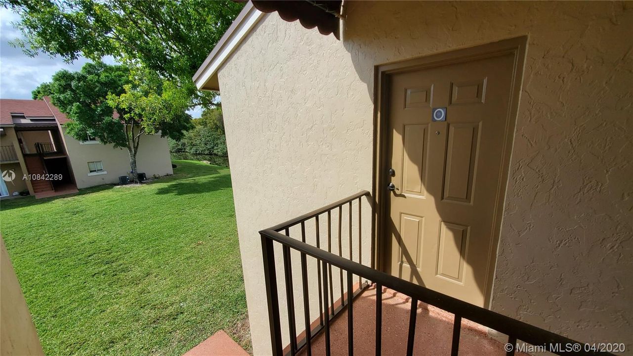 Недавно продано: $79,999 (1 спален, 1 ванн, 540 Квадратных фут)