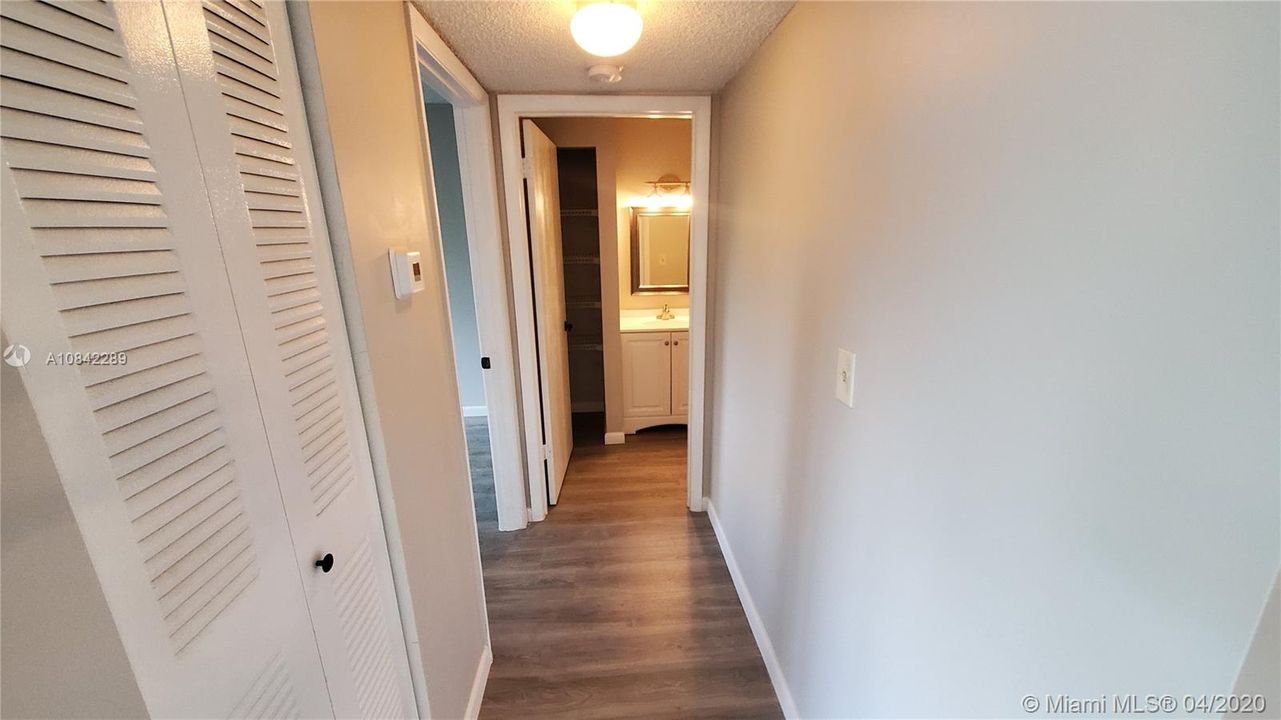 Недавно продано: $79,999 (1 спален, 1 ванн, 540 Квадратных фут)