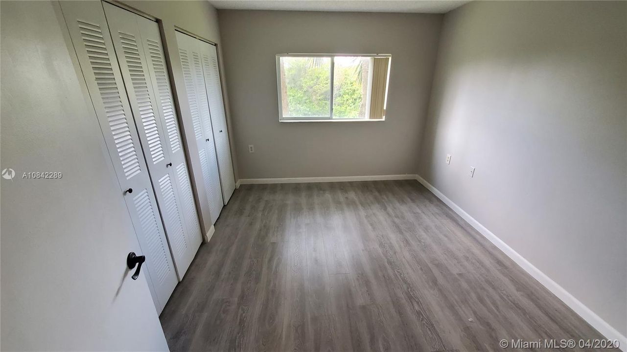 Недавно продано: $79,999 (1 спален, 1 ванн, 540 Квадратных фут)