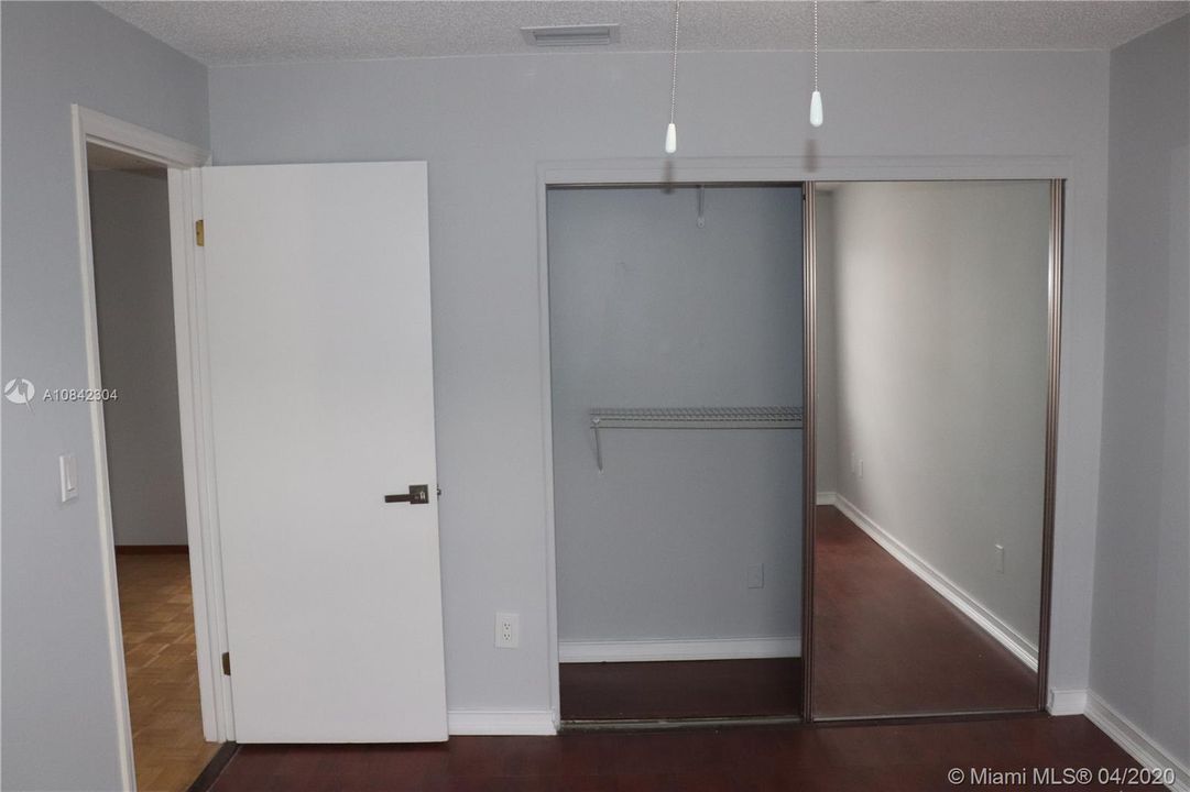 Recently Sold: $349,900 (4 beds, 2 baths, 2052 Square Feet)