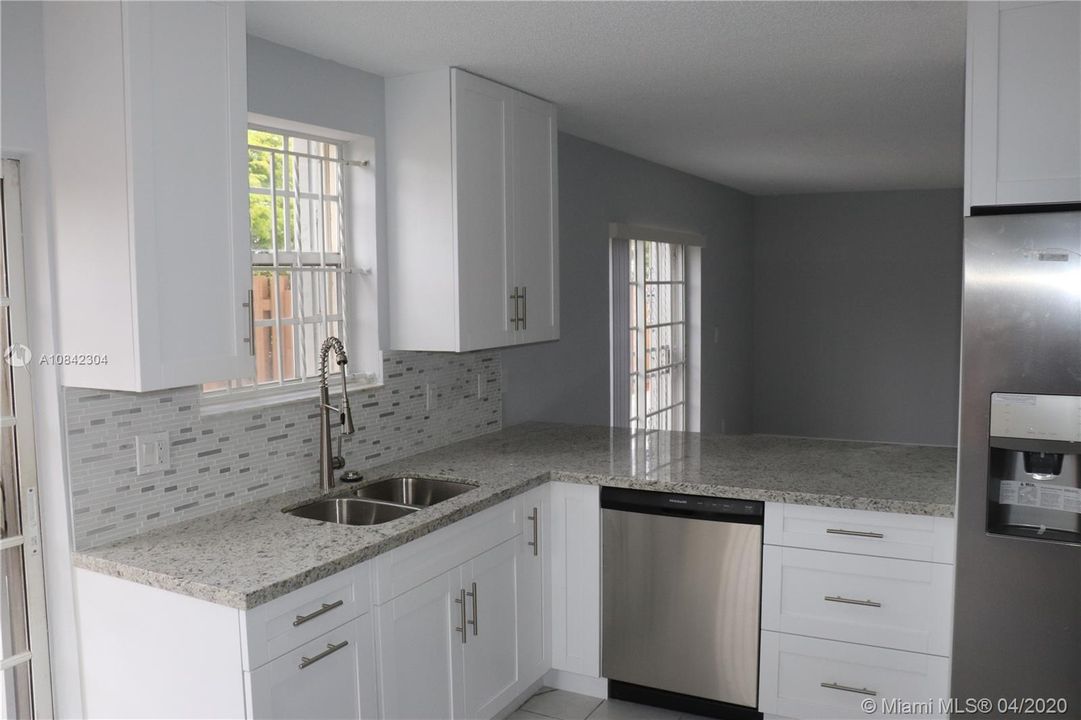 Recently Sold: $349,900 (4 beds, 2 baths, 2052 Square Feet)