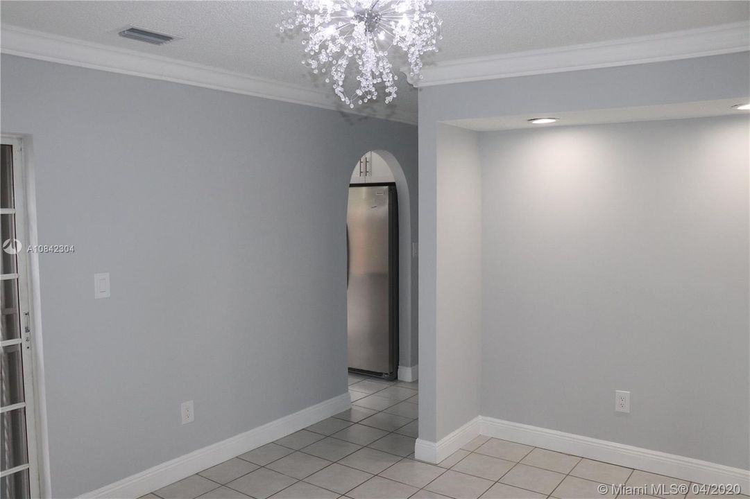 Recently Sold: $349,900 (4 beds, 2 baths, 2052 Square Feet)