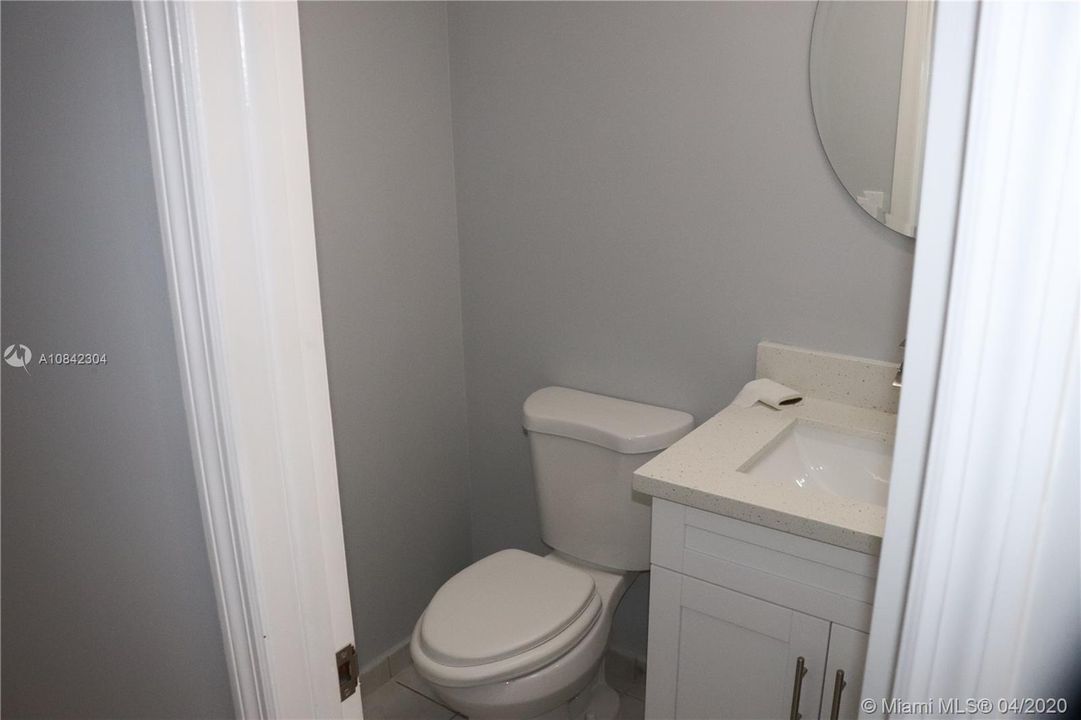 Recently Sold: $349,900 (4 beds, 2 baths, 2052 Square Feet)