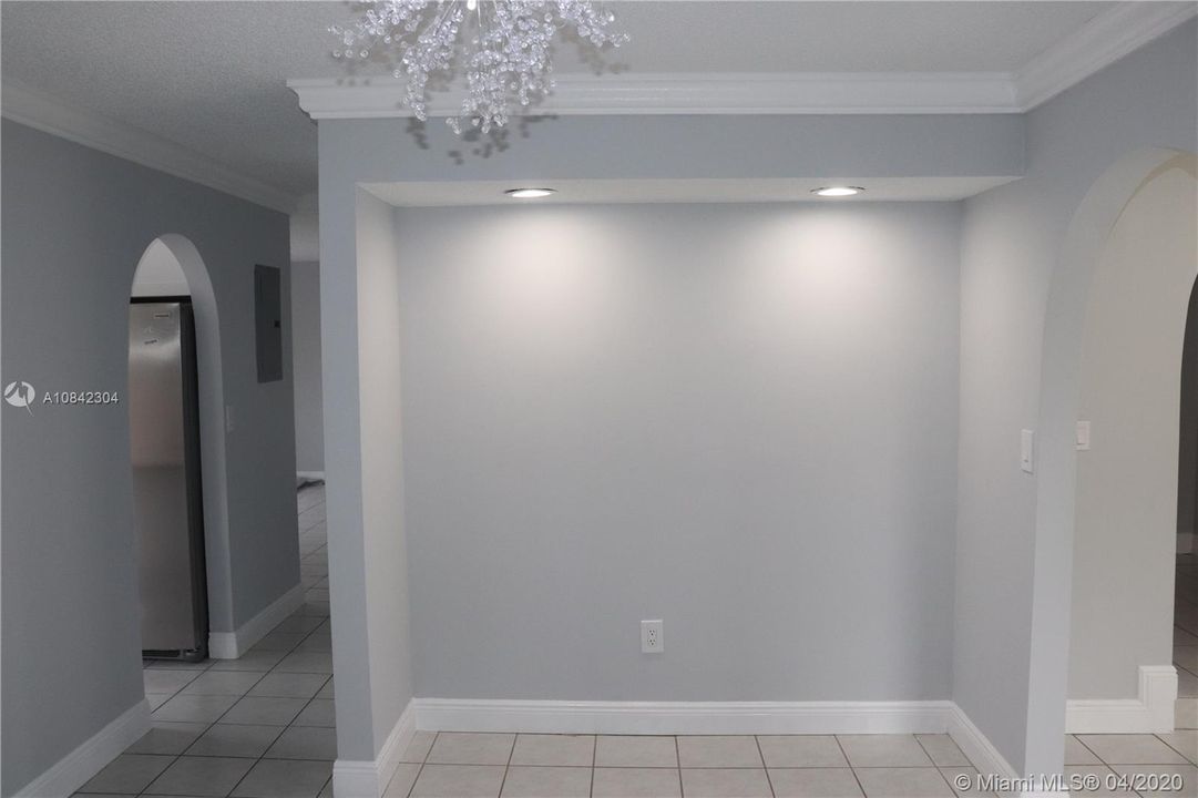 Recently Sold: $349,900 (4 beds, 2 baths, 2052 Square Feet)