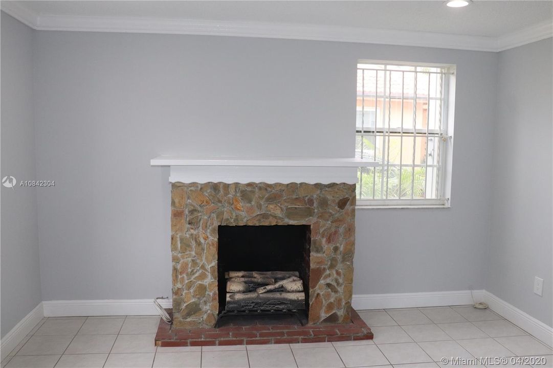 Recently Sold: $349,900 (4 beds, 2 baths, 2052 Square Feet)
