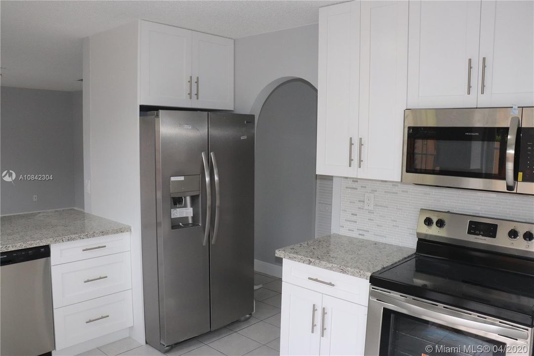 Recently Sold: $349,900 (4 beds, 2 baths, 2052 Square Feet)