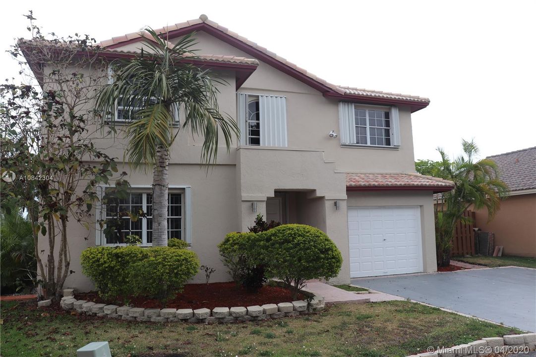 Recently Sold: $349,900 (4 beds, 2 baths, 2052 Square Feet)