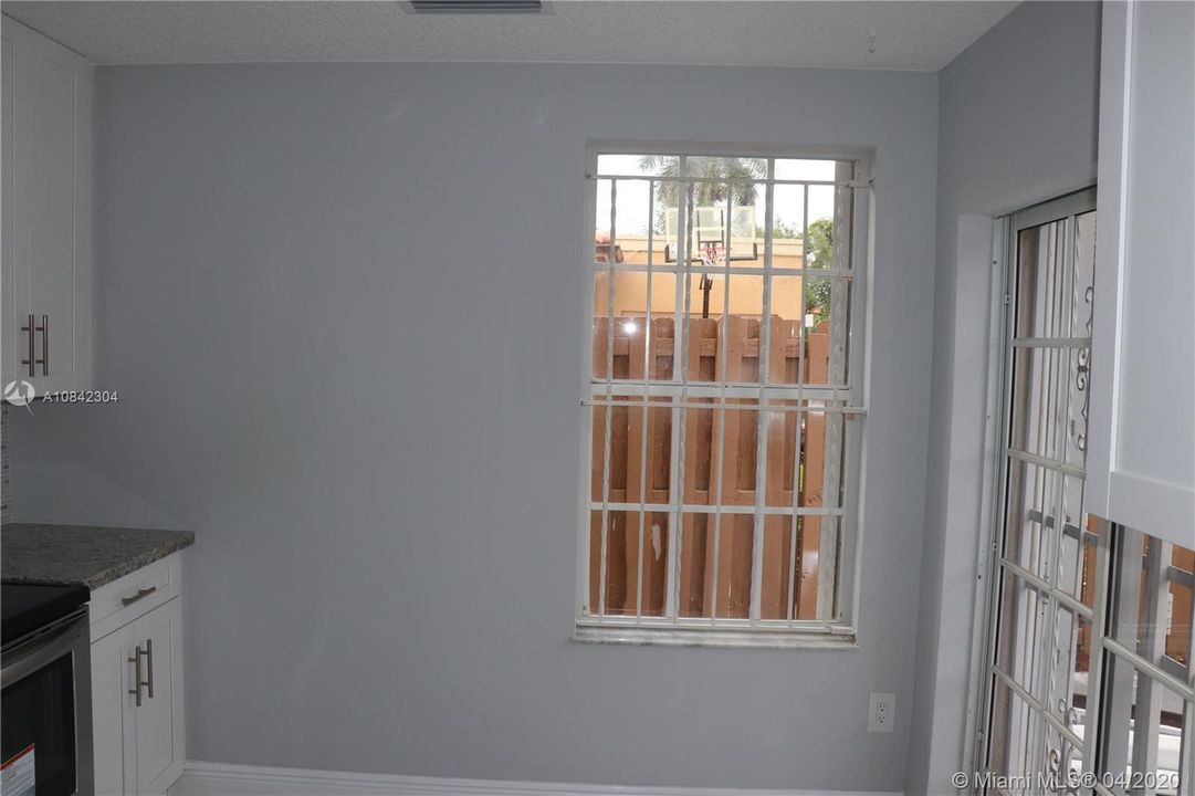 Recently Sold: $349,900 (4 beds, 2 baths, 2052 Square Feet)