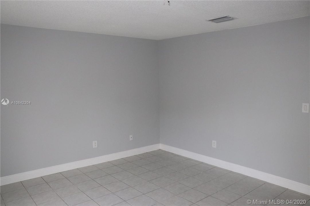 Recently Sold: $349,900 (4 beds, 2 baths, 2052 Square Feet)