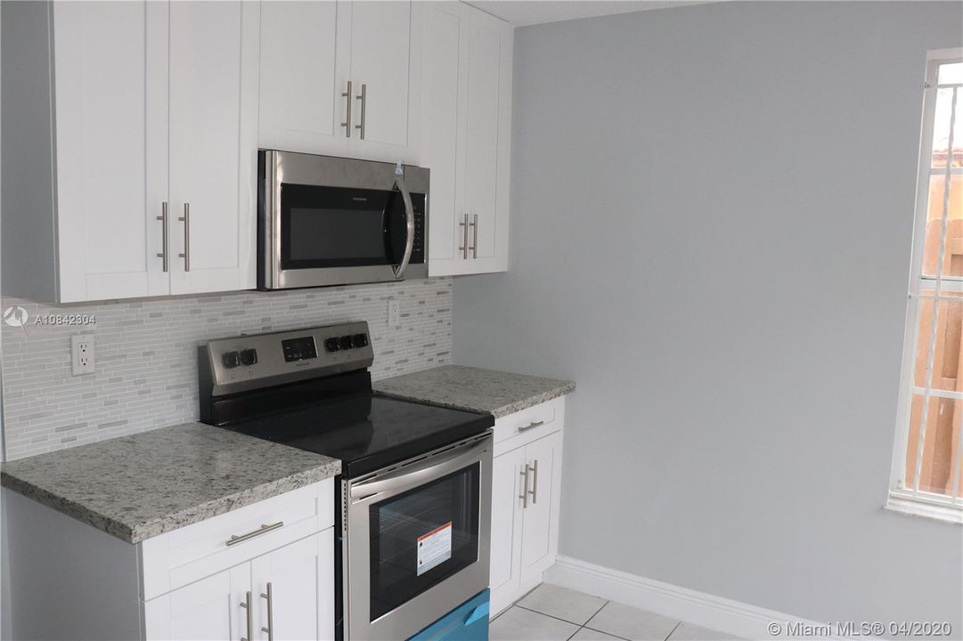 Recently Sold: $349,900 (4 beds, 2 baths, 2052 Square Feet)