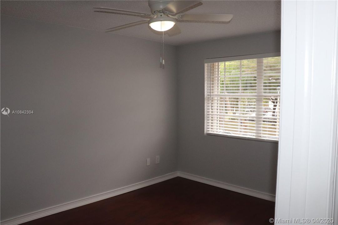 Recently Sold: $349,900 (4 beds, 2 baths, 2052 Square Feet)
