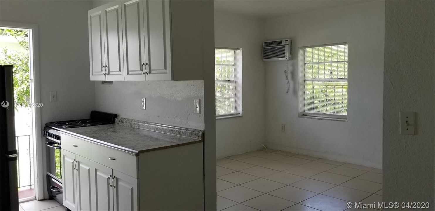 Recently Rented: $995 (1 beds, 1 baths, 1100 Square Feet)