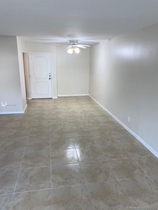 Recently Rented: $1,250 (2 beds, 2 baths, 1050 Square Feet)