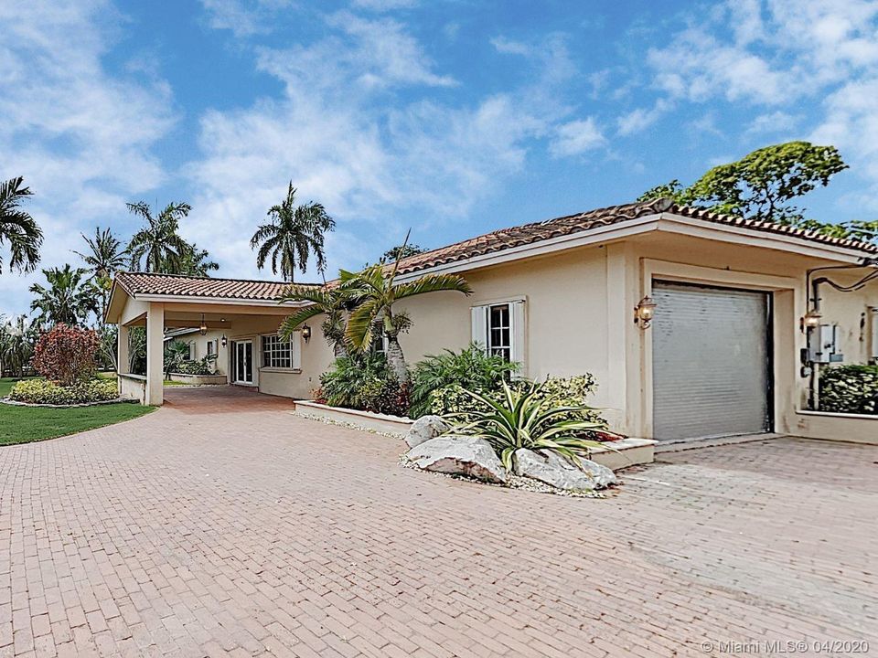 Recently Rented: $2,902 (3 beds, 3 baths, 2920 Square Feet)