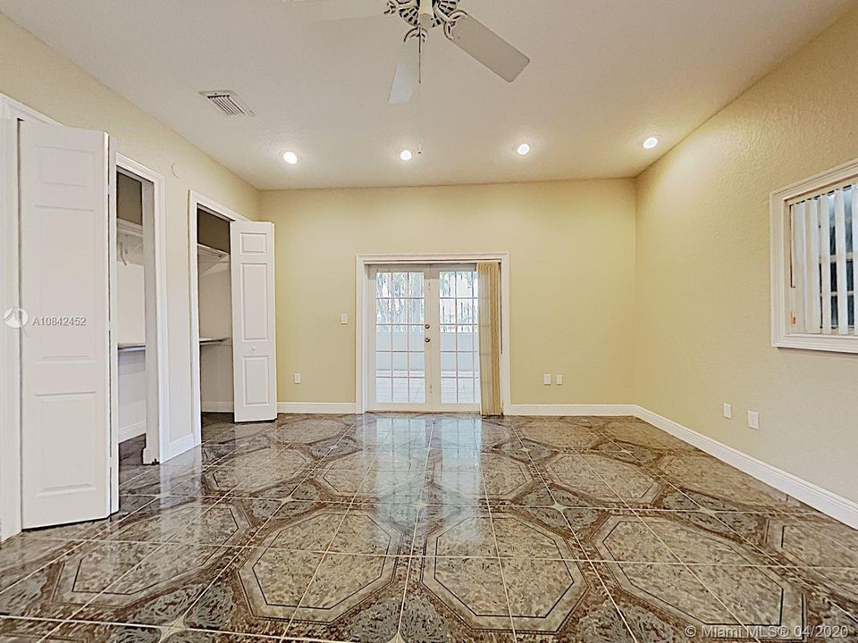 Recently Rented: $2,902 (3 beds, 3 baths, 2920 Square Feet)