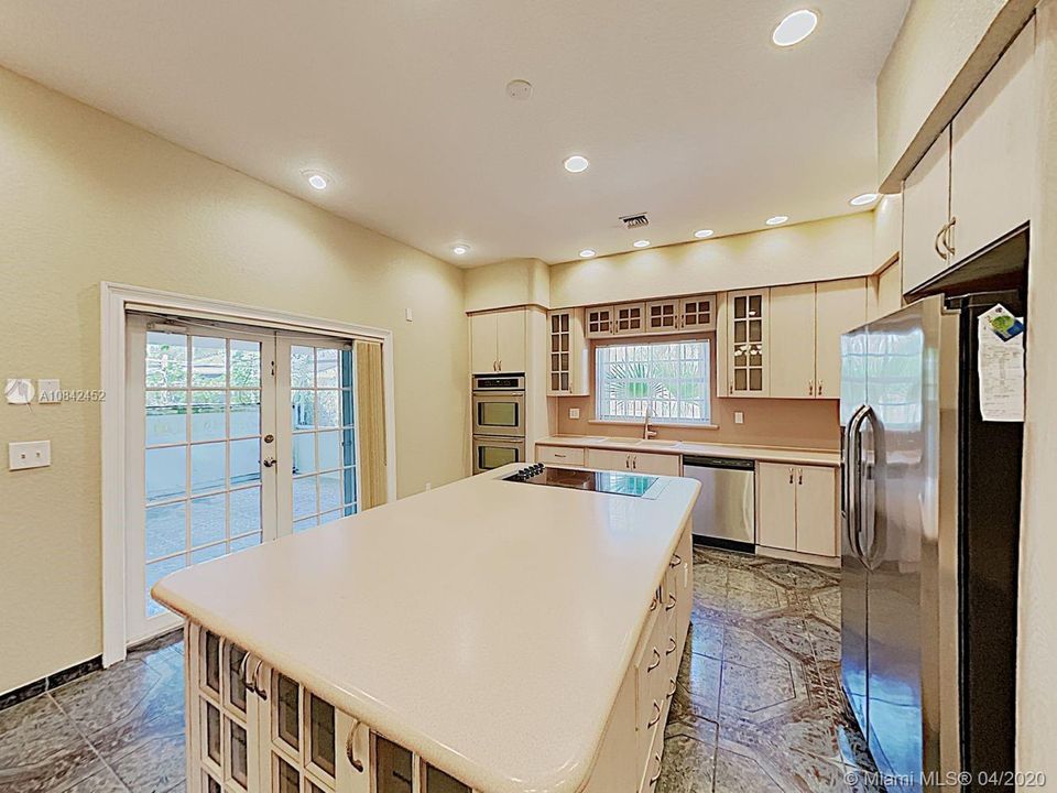 Recently Rented: $2,902 (3 beds, 3 baths, 2920 Square Feet)