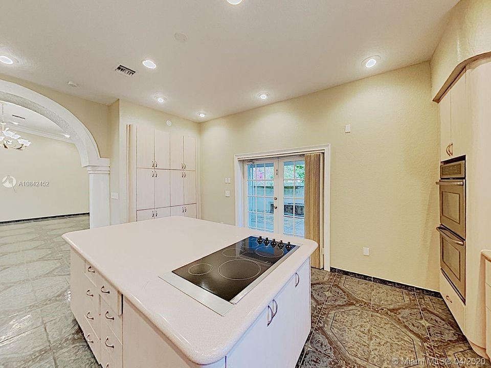 Recently Rented: $2,902 (3 beds, 3 baths, 2920 Square Feet)