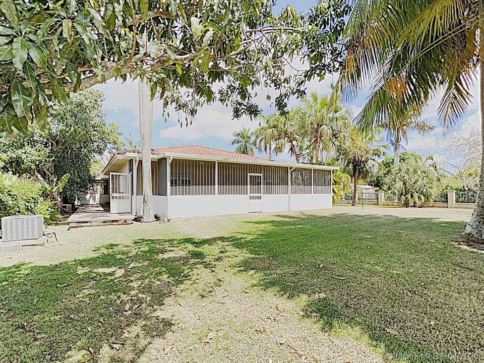 Recently Rented: $2,902 (3 beds, 3 baths, 2920 Square Feet)