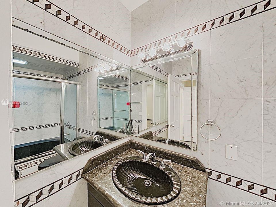 Recently Rented: $2,902 (3 beds, 3 baths, 2920 Square Feet)