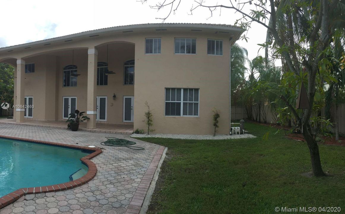 Recently Rented: $4,100 (6 beds, 4 baths, 3258 Square Feet)
