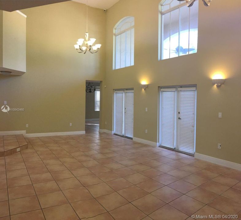 Recently Rented: $4,100 (6 beds, 4 baths, 3258 Square Feet)
