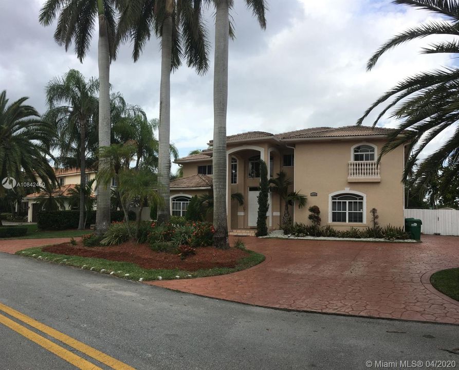 Recently Rented: $4,100 (6 beds, 4 baths, 3258 Square Feet)