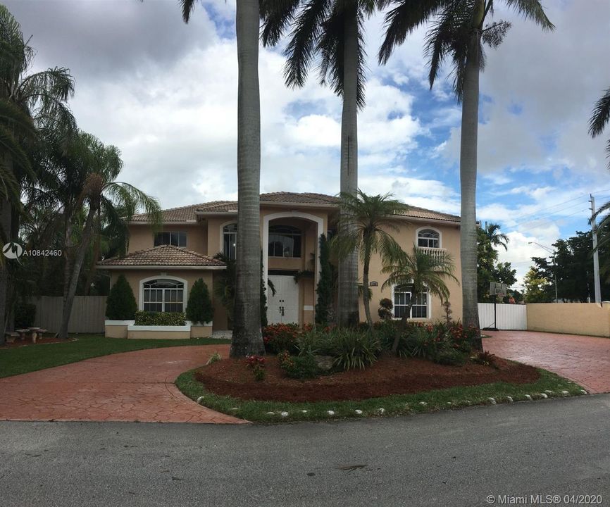 Recently Rented: $4,100 (6 beds, 4 baths, 3258 Square Feet)