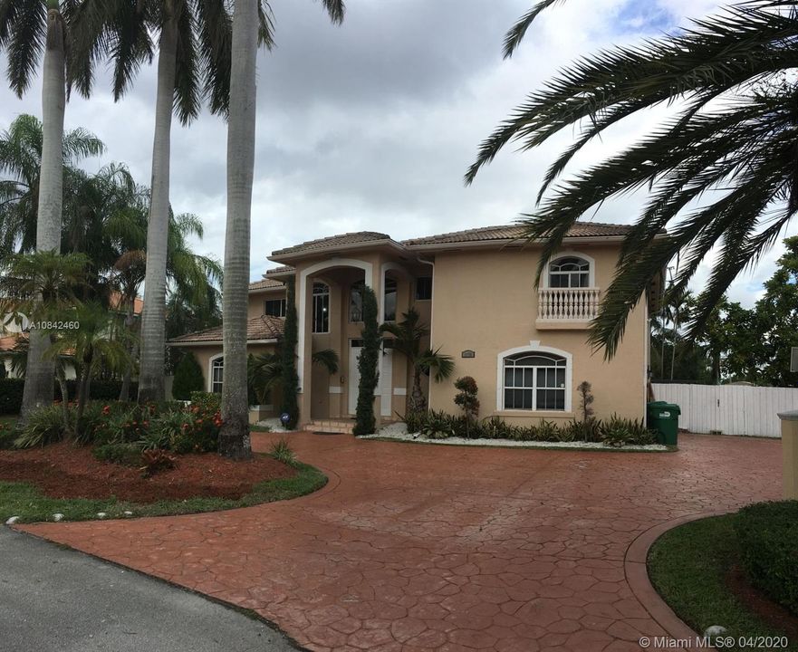 Recently Rented: $4,100 (6 beds, 4 baths, 3258 Square Feet)