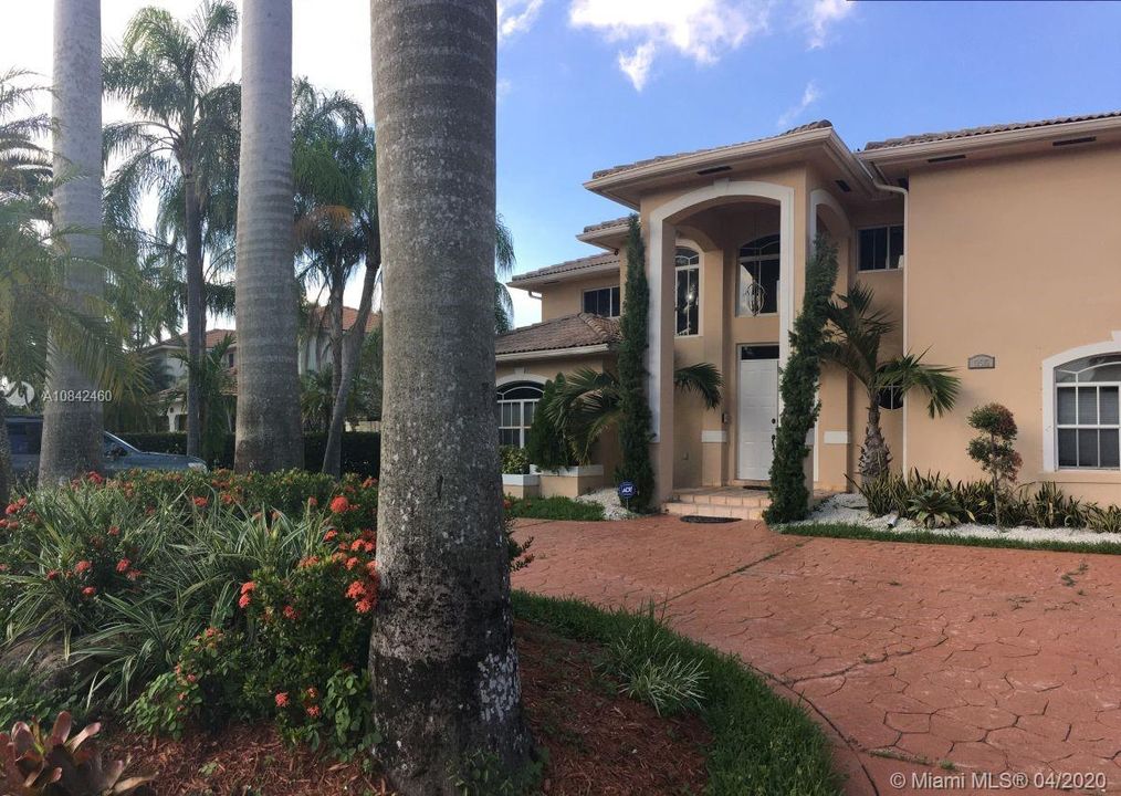 Recently Rented: $4,100 (6 beds, 4 baths, 3258 Square Feet)