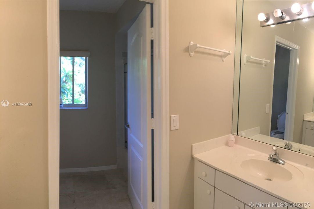 Recently Rented: $4,100 (6 beds, 4 baths, 3258 Square Feet)