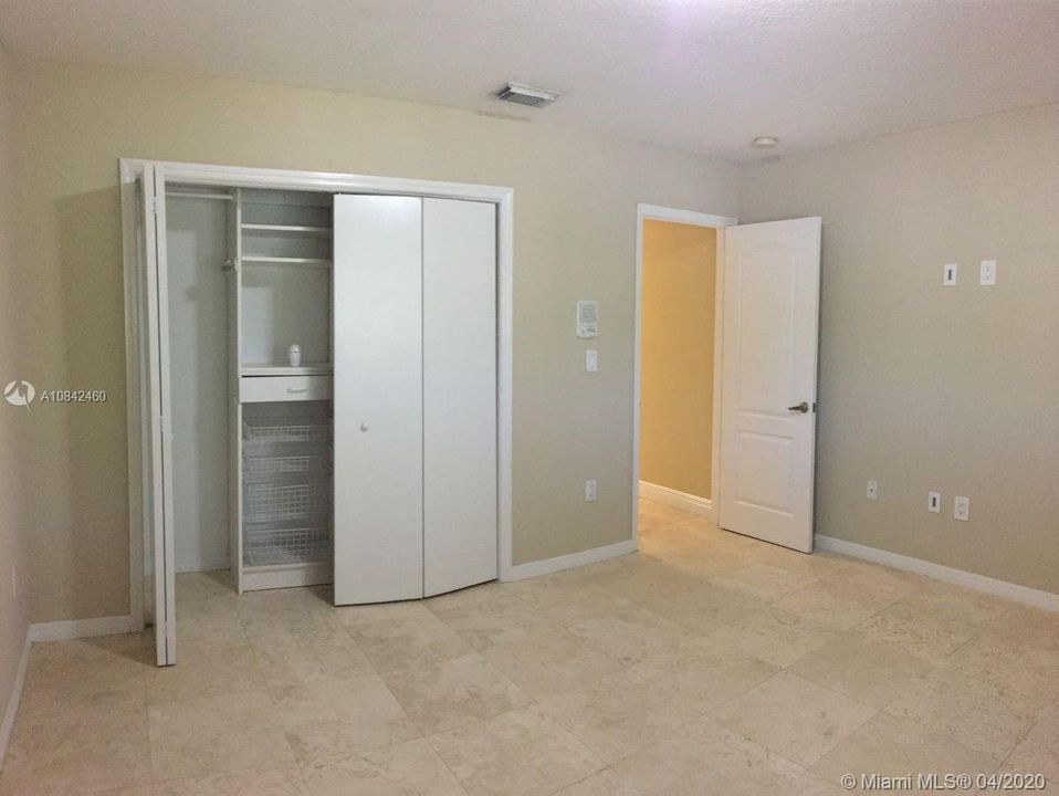 Recently Rented: $4,100 (6 beds, 4 baths, 3258 Square Feet)