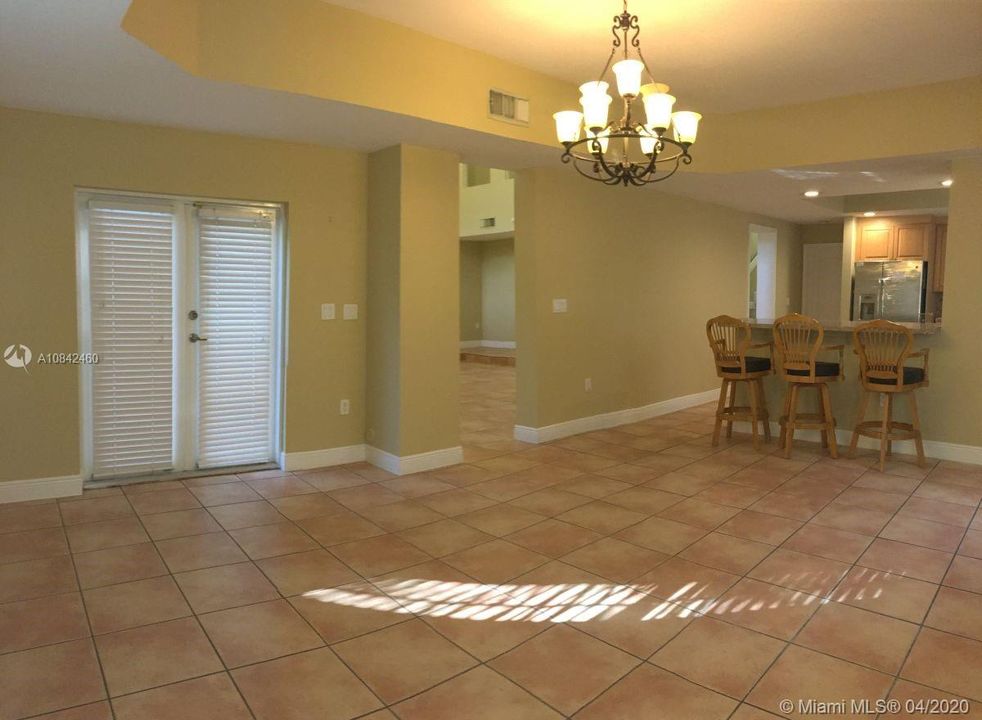 Recently Rented: $4,100 (6 beds, 4 baths, 3258 Square Feet)