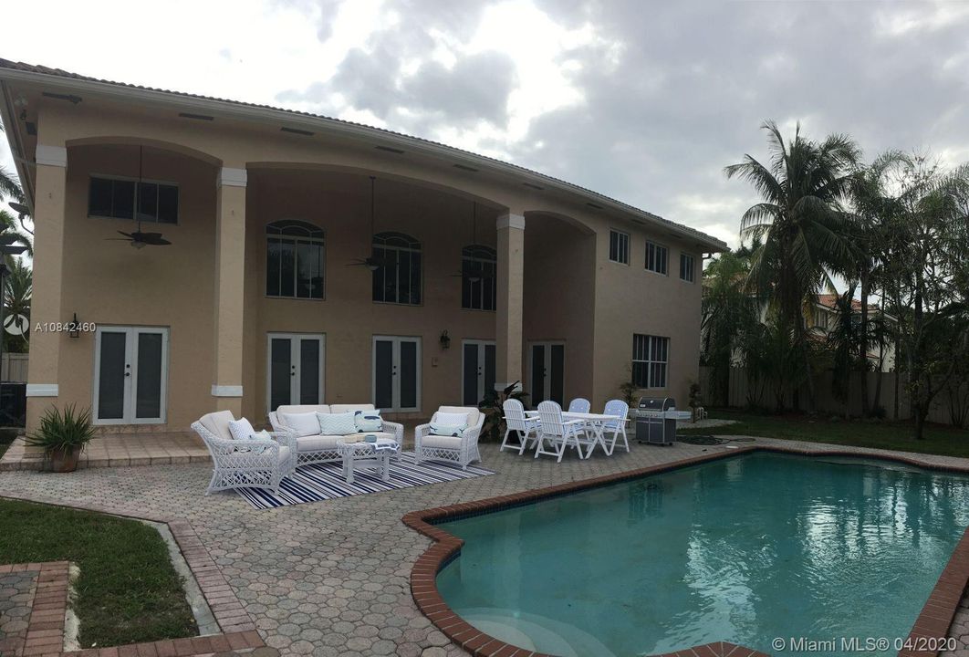 Recently Rented: $4,100 (6 beds, 4 baths, 3258 Square Feet)